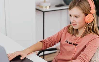 Utiliser les podcasts pour enrichir vos cours particuliers à Arles